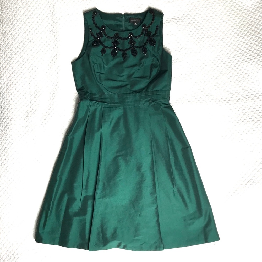 Tahari forest green jeweled size 6